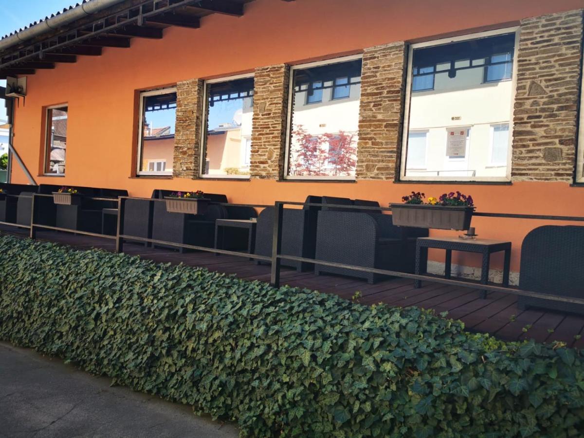 Hotel Goldene Krone Mistelbach Eksteriør bilde