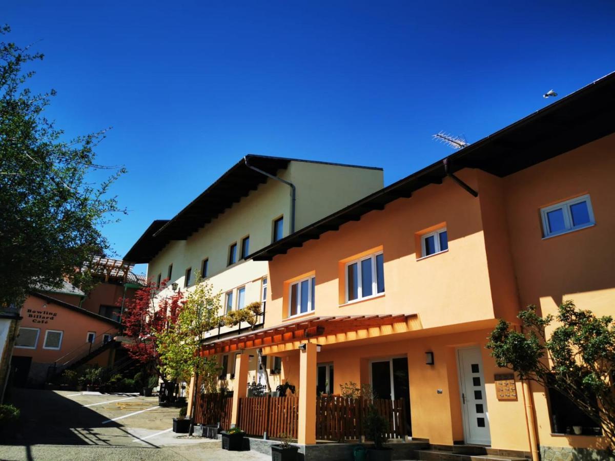 Hotel Goldene Krone Mistelbach Eksteriør bilde
