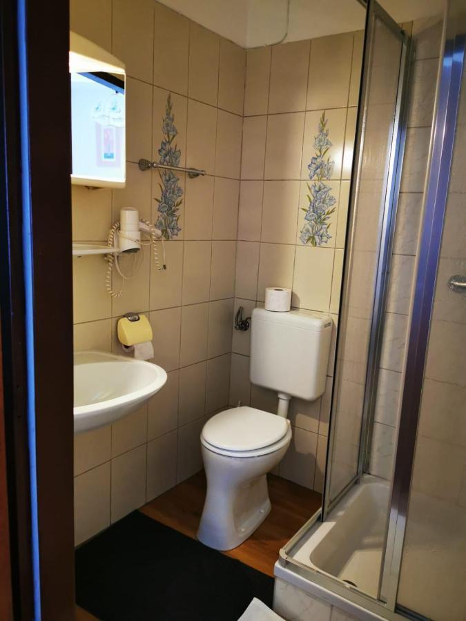 Hotel Goldene Krone Mistelbach Eksteriør bilde