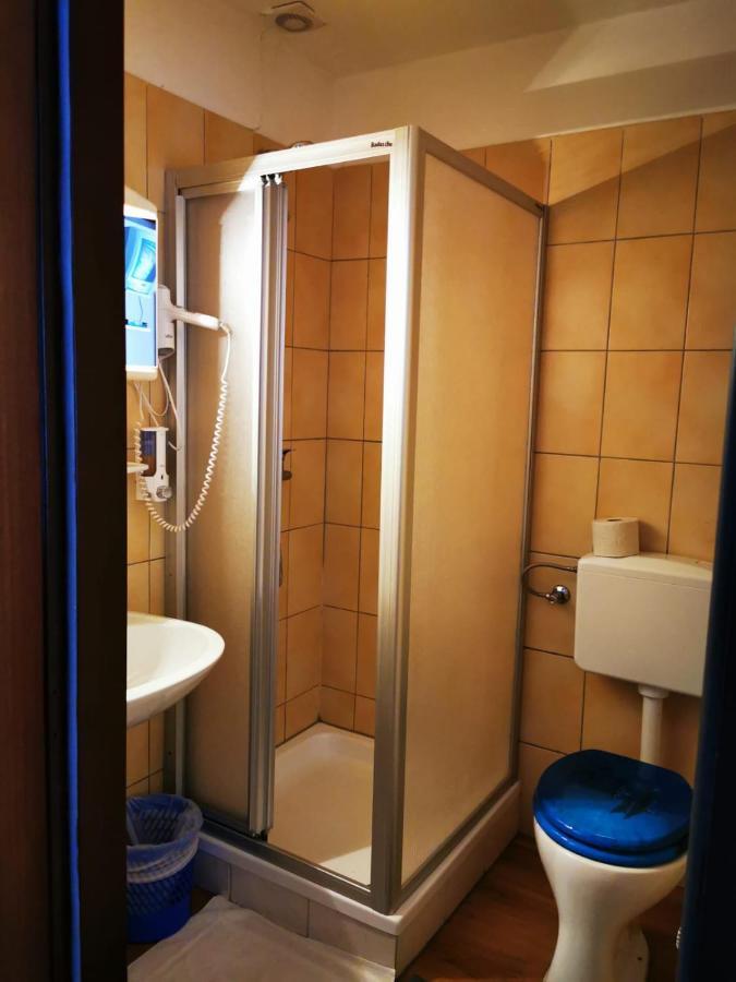 Hotel Goldene Krone Mistelbach Eksteriør bilde