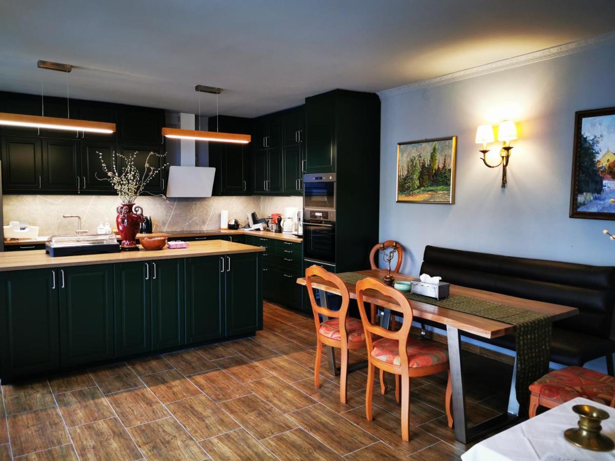 Hotel Goldene Krone Mistelbach Eksteriør bilde